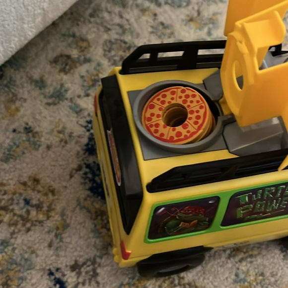 TMNT Remote Control Van - Picture 2 of 5